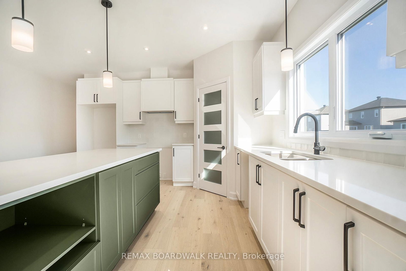 Detached House for sale at 619 Geneva Crescent, Russell, Ontario, K0A 1W0 - Embrun - MLS: X12899402