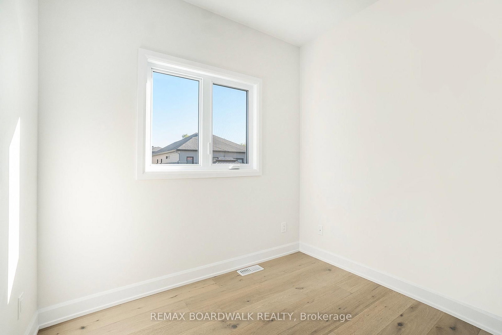 Detached House for sale at 619 Geneva Crescent, Russell, Ontario, K0A 1W0 - Embrun - MLS: X12899402