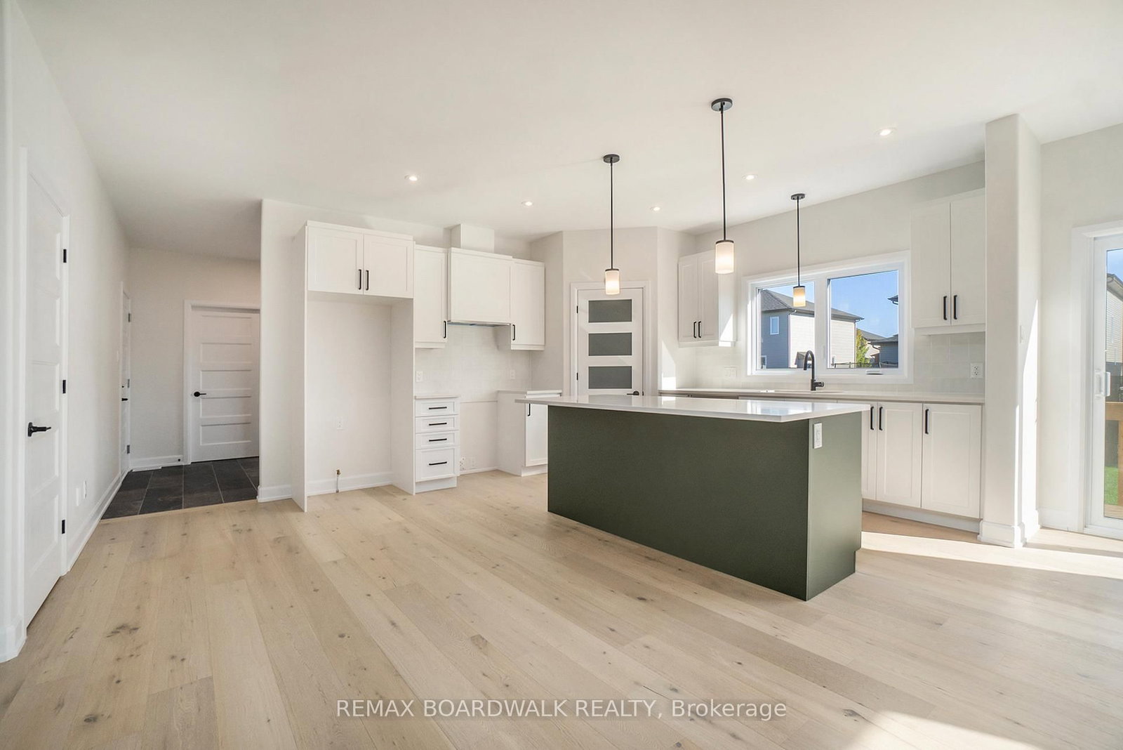 Detached House for sale at 619 Geneva Crescent, Russell, Ontario, K0A 1W0 - Embrun - MLS: X12899402