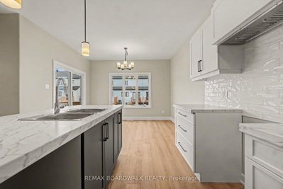 404 FALCON Lane • Russell, ON photo 5