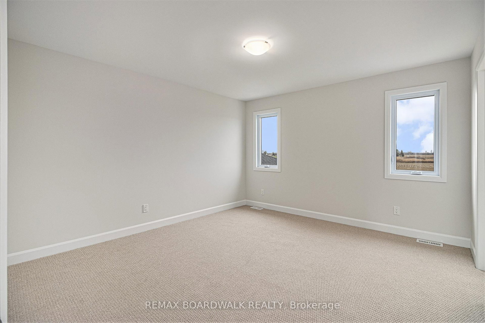 481 FALCON Lane • Russell, ON photo 10