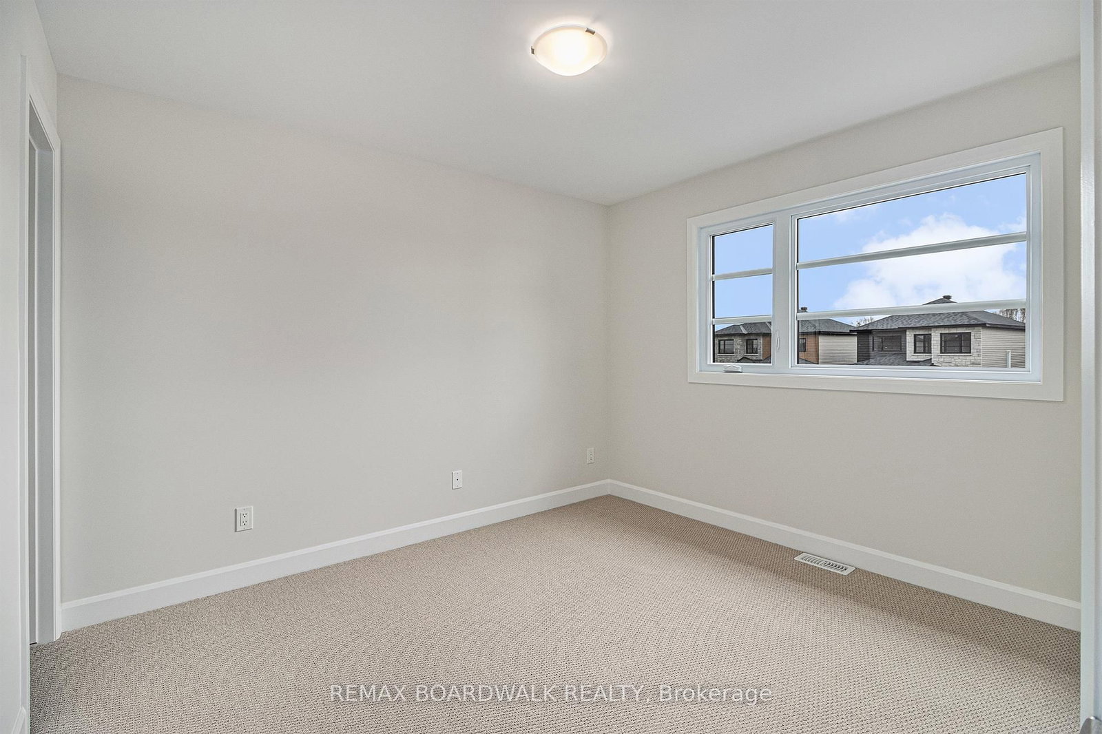 481 FALCON Lane • Russell, ON photo 12