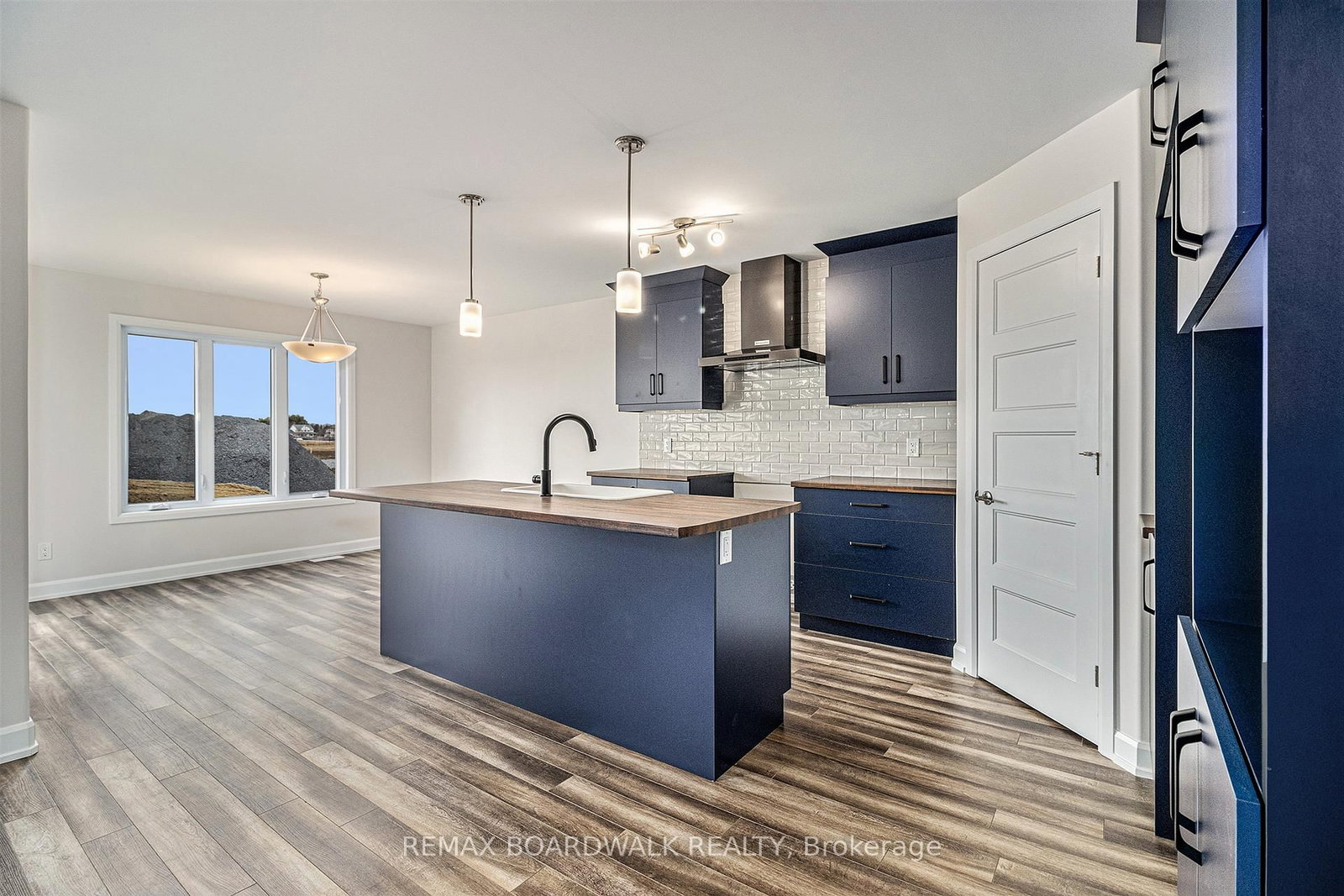 481 FALCON Lane • Russell, ON photo 6