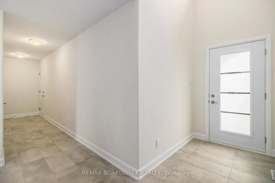 464 FALCON Lane — photo 2