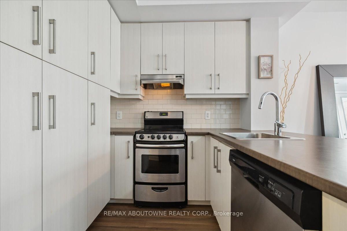 40 Esplanade Lane, Unit 102 - Photo 15