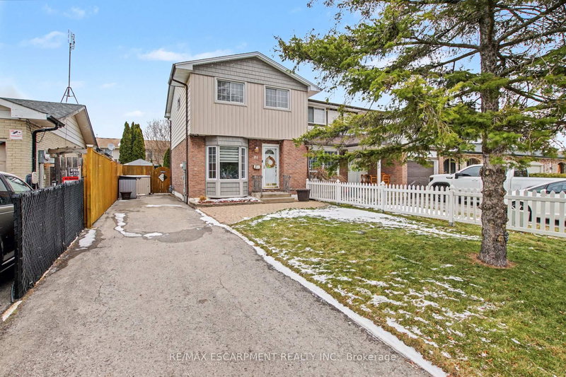 21 Greystone Cres, St. Catharines, L2N 6P1 | Image 2