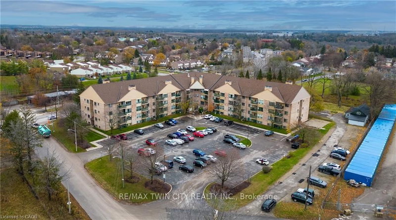 318 - 15 Hofstetter Ave, Kitchener, N2A 3Z7 | Image 2