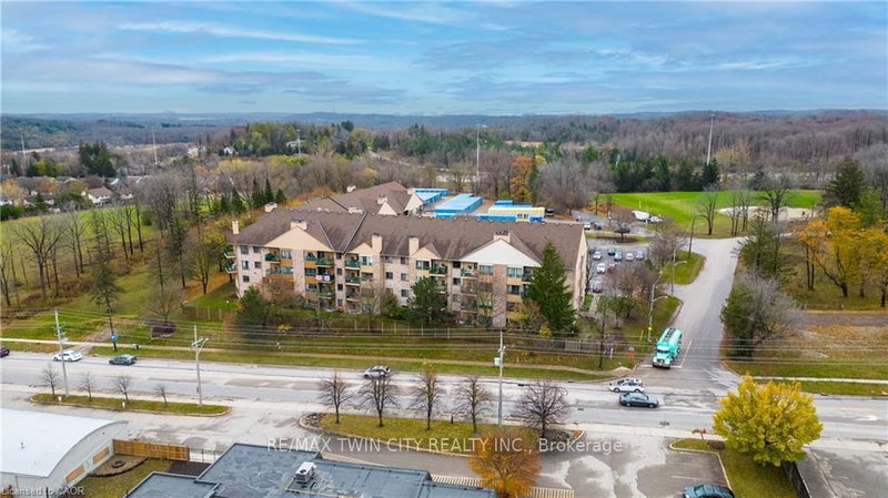 318 - 15 Hofstetter Ave, Kitchener, N2A 3Z7 | Image 3