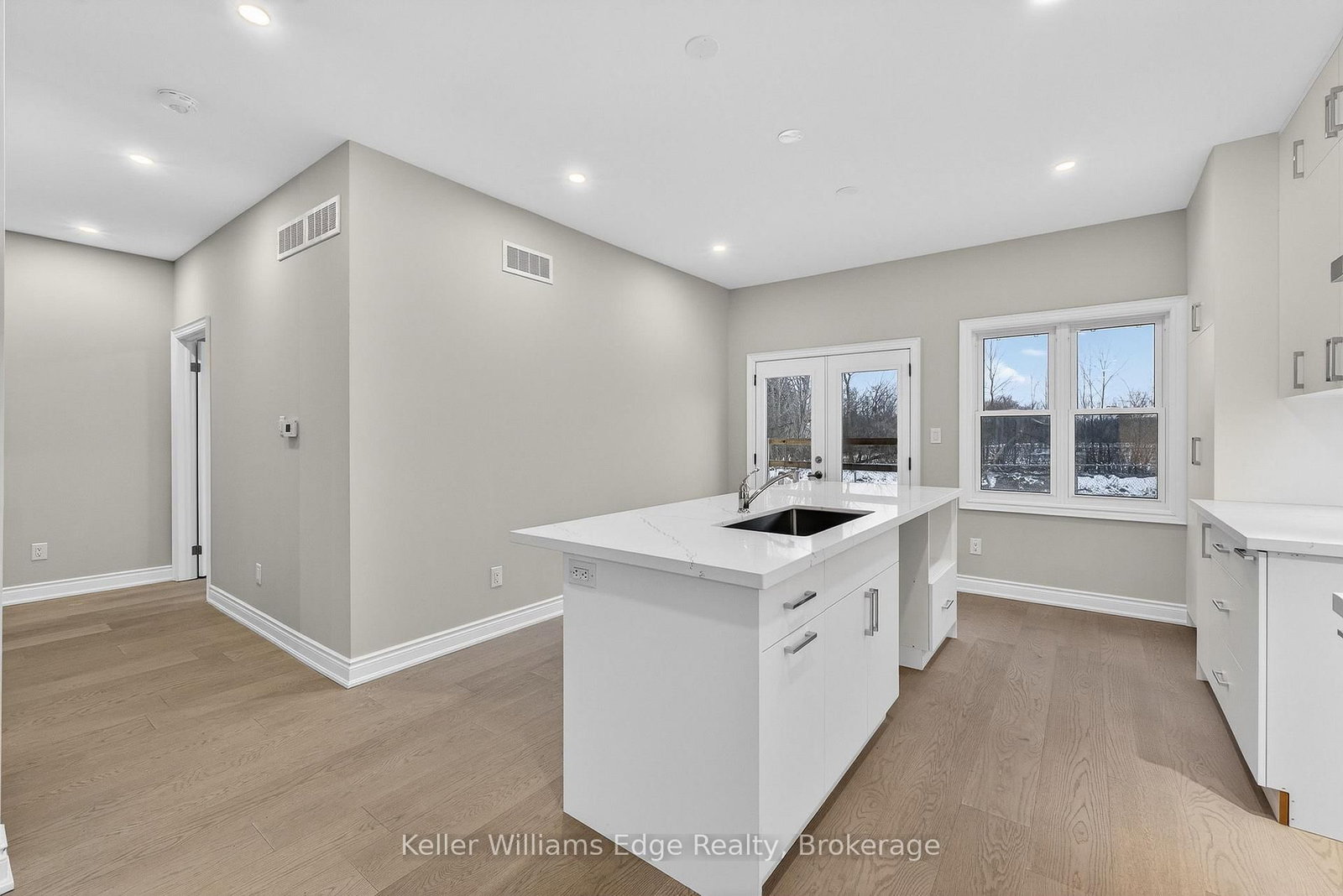 Detached House for sale at 201 Hetram Court, Fort Erie, Ontario, L0S 1B0 - Crystal Beach - MLS: X12899984