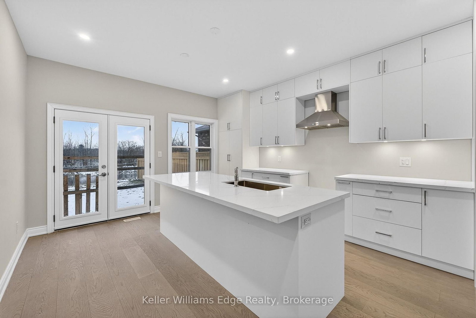 Detached House for sale at 201 Hetram Court, Fort Erie, Ontario, L0S 1B0 - Crystal Beach - MLS: X12899984