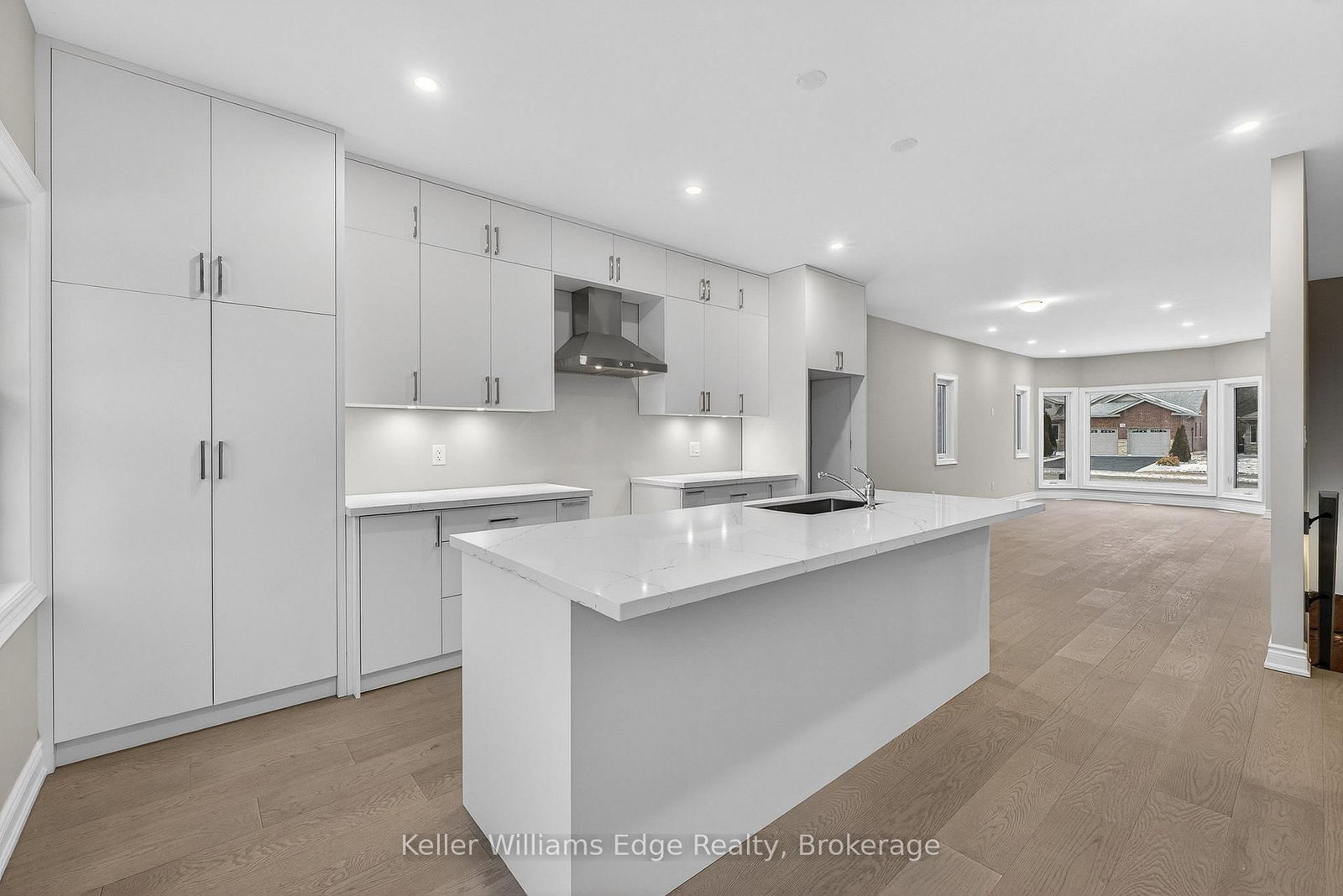 Detached House for sale at 201 Hetram Court, Fort Erie, Ontario, L0S 1B0 - Crystal Beach - MLS: X12899984