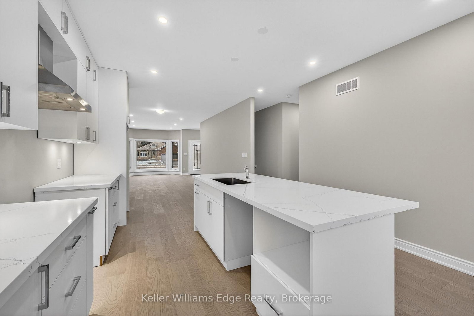 Detached House for sale at 201 Hetram Court, Fort Erie, Ontario, L0S 1B0 - Crystal Beach - MLS: X12899984