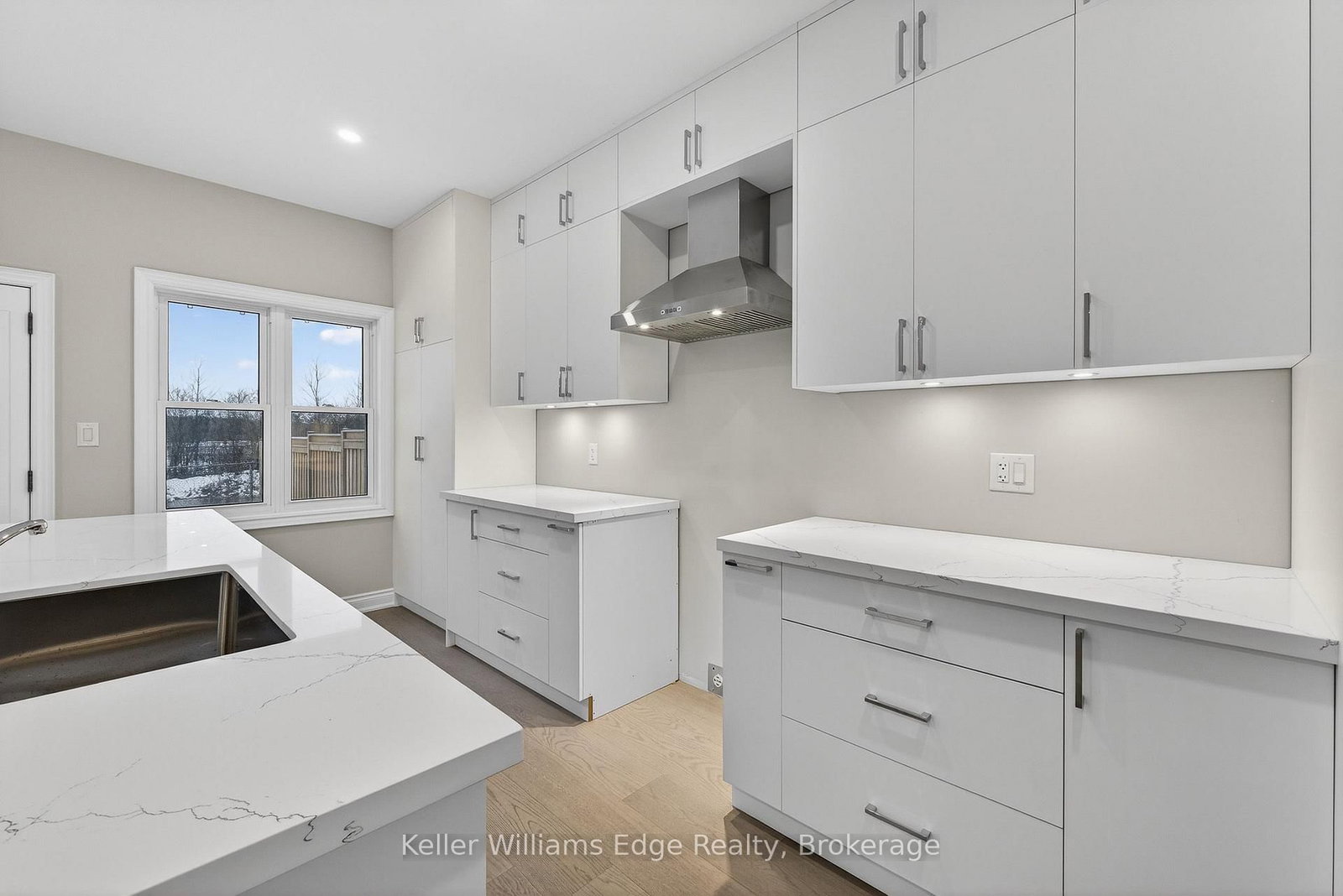 Detached House for sale at 201 Hetram Court, Fort Erie, Ontario, L0S 1B0 - Crystal Beach - MLS: X12899984