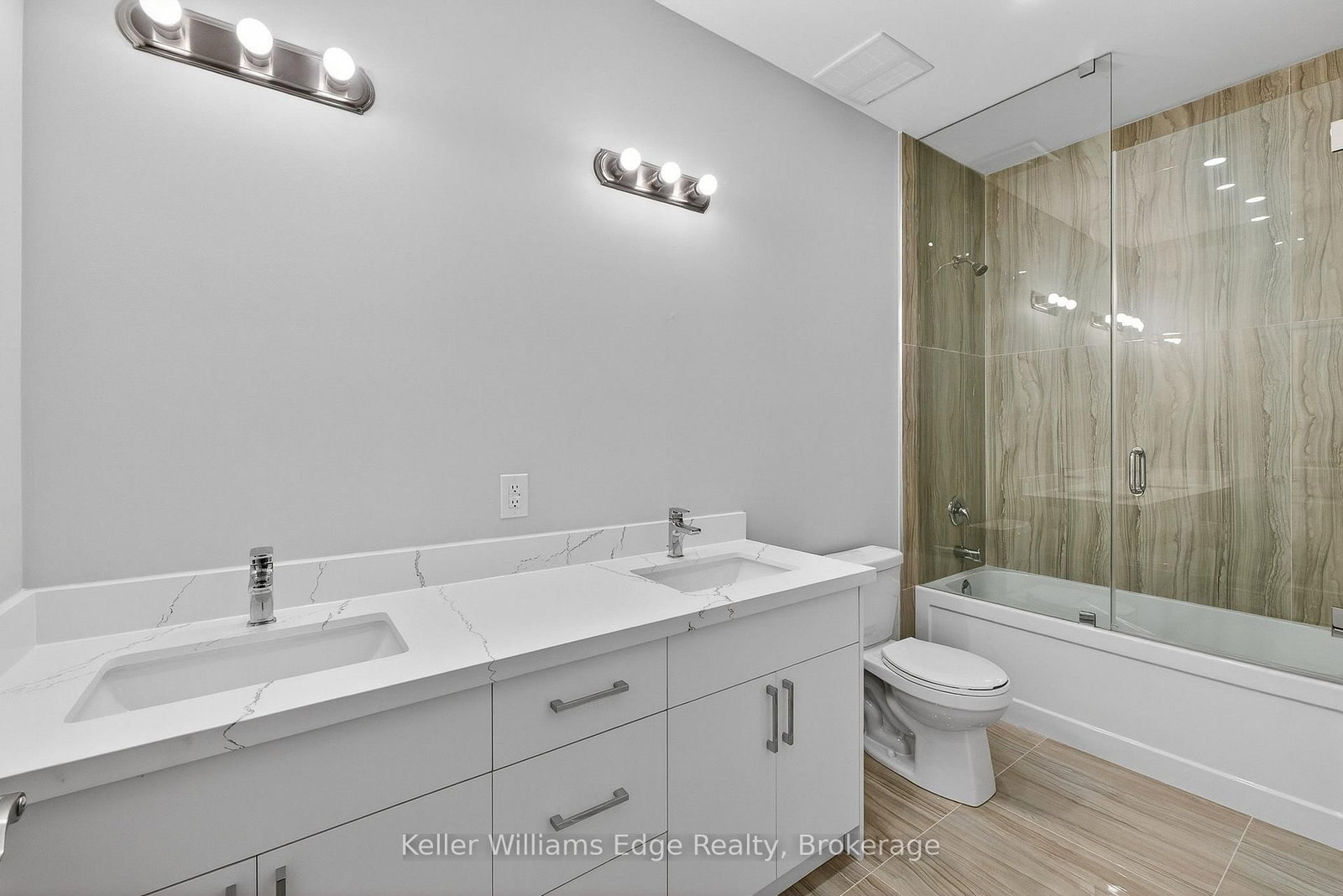 Detached House for sale at 201 Hetram Court, Fort Erie, Ontario, L0S 1B0 - Crystal Beach - MLS: X12899984