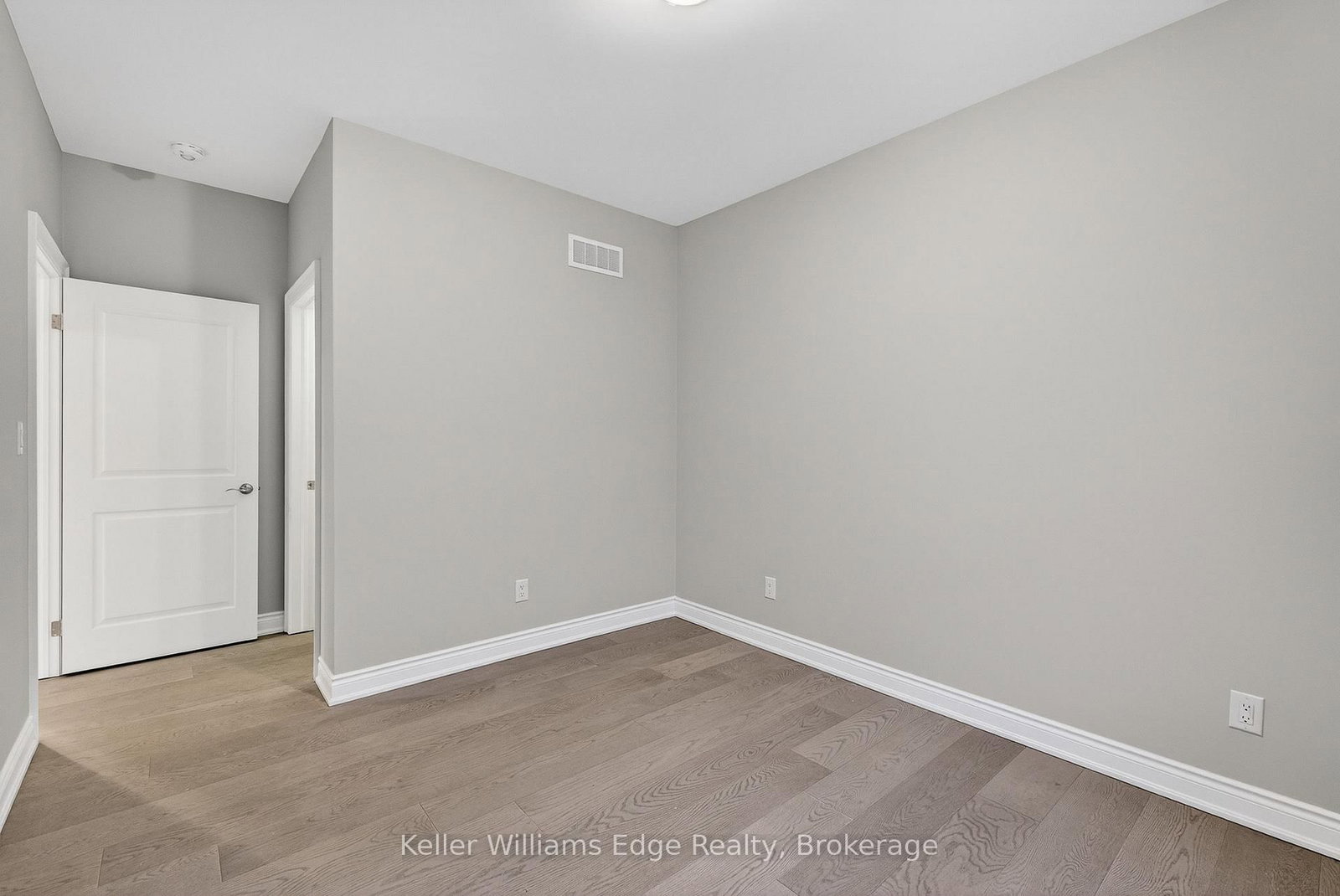 Detached House for sale at 201 Hetram Court, Fort Erie, Ontario, L0S 1B0 - Crystal Beach - MLS: X12899984