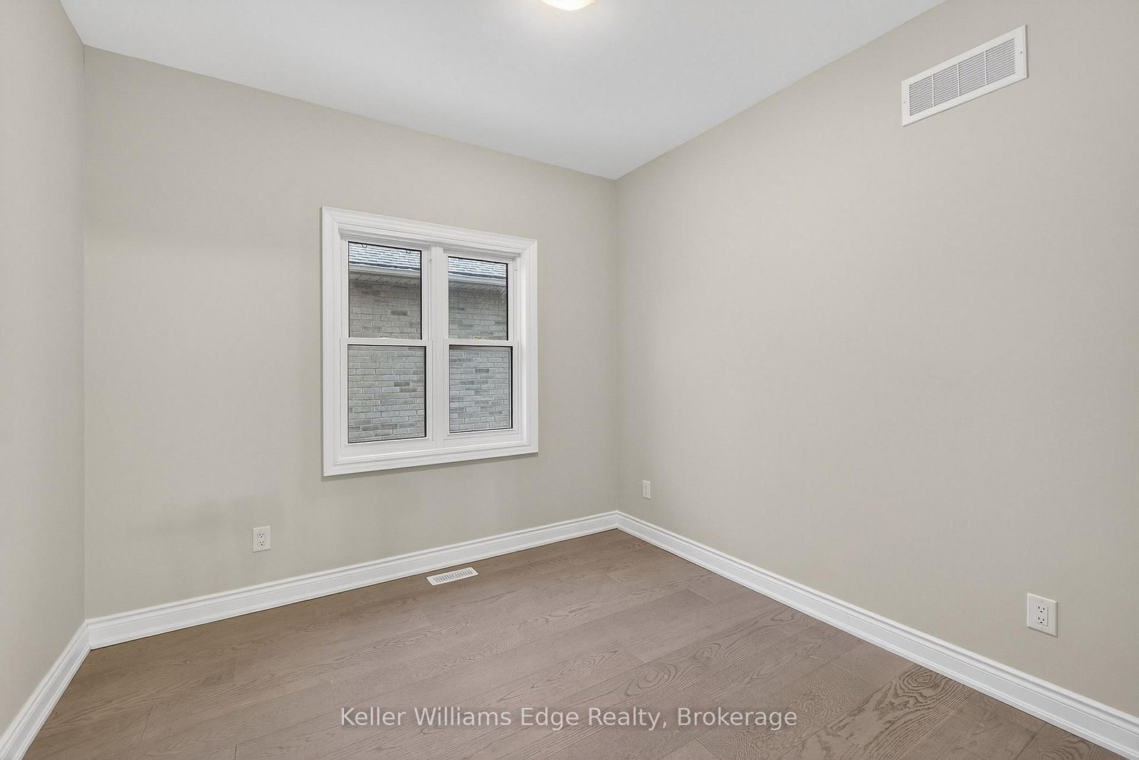 Detached House for sale at 201 Hetram Court, Fort Erie, Ontario, L0S 1B0 - Crystal Beach - MLS: X12899984