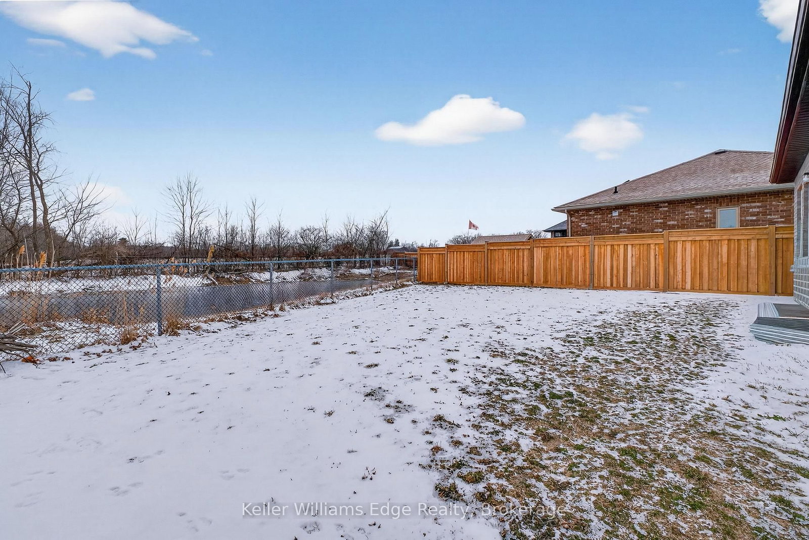 Detached House for sale at 201 Hetram Court, Fort Erie, Ontario, L0S 1B0 - Crystal Beach - MLS: X12899984