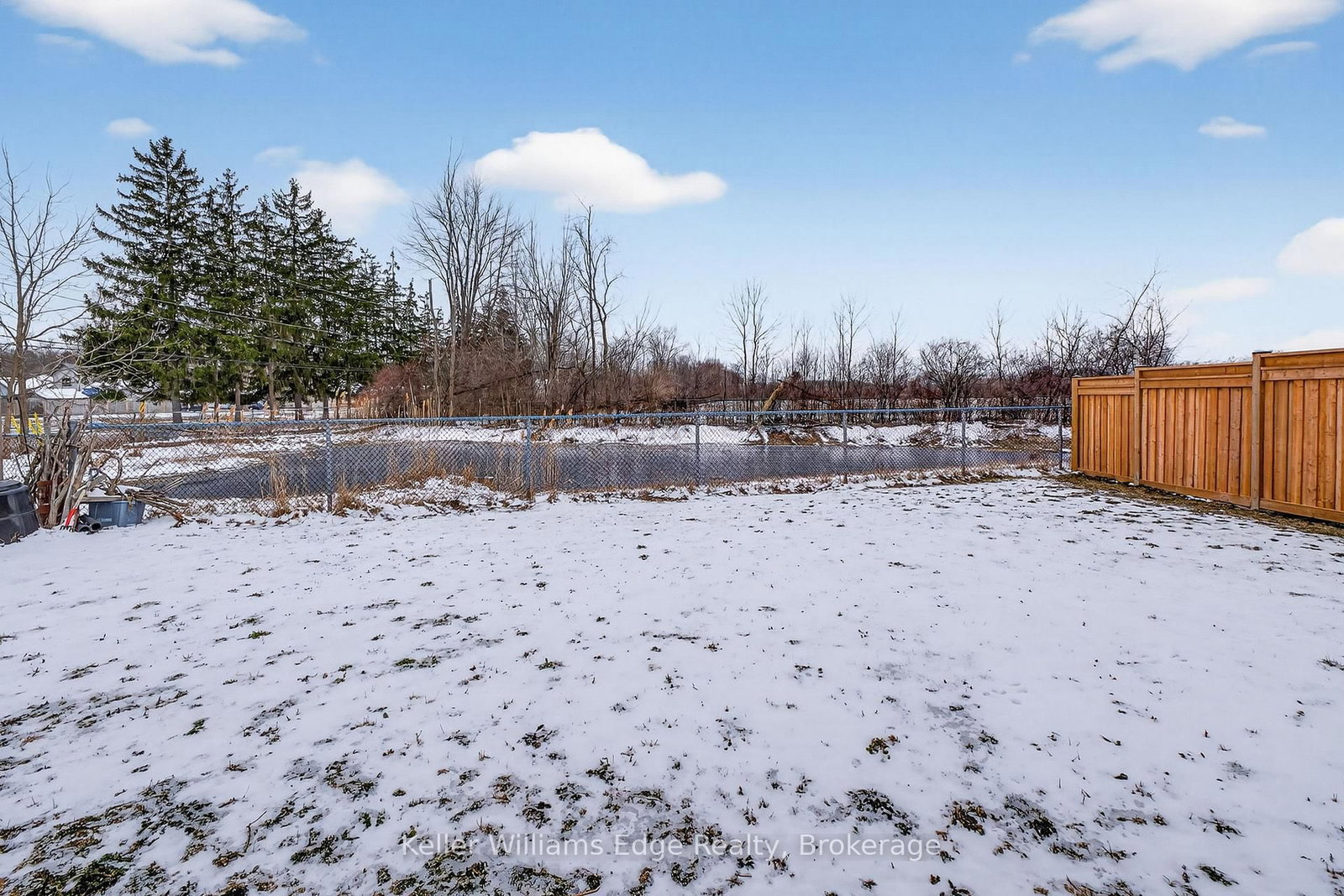 Detached House for sale at 201 Hetram Court, Fort Erie, Ontario, L0S 1B0 - Crystal Beach - MLS: X12899984