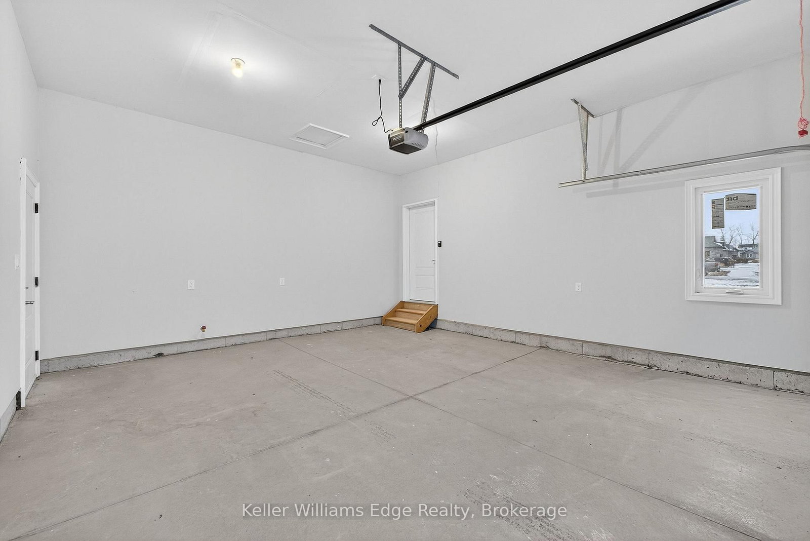 Detached House for sale at 201 Hetram Court, Fort Erie, Ontario, L0S 1B0 - Crystal Beach - MLS: X12899984