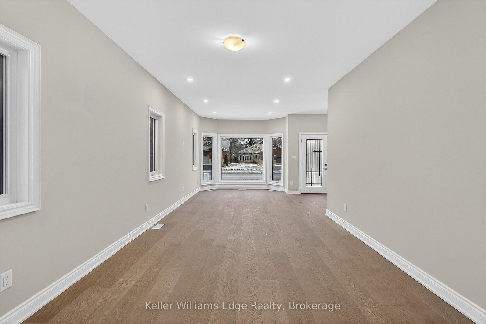 Detached House for sale at 201 Hetram Court, Fort Erie, Ontario, L0S 1B0 - Crystal Beach - MLS: X12899984