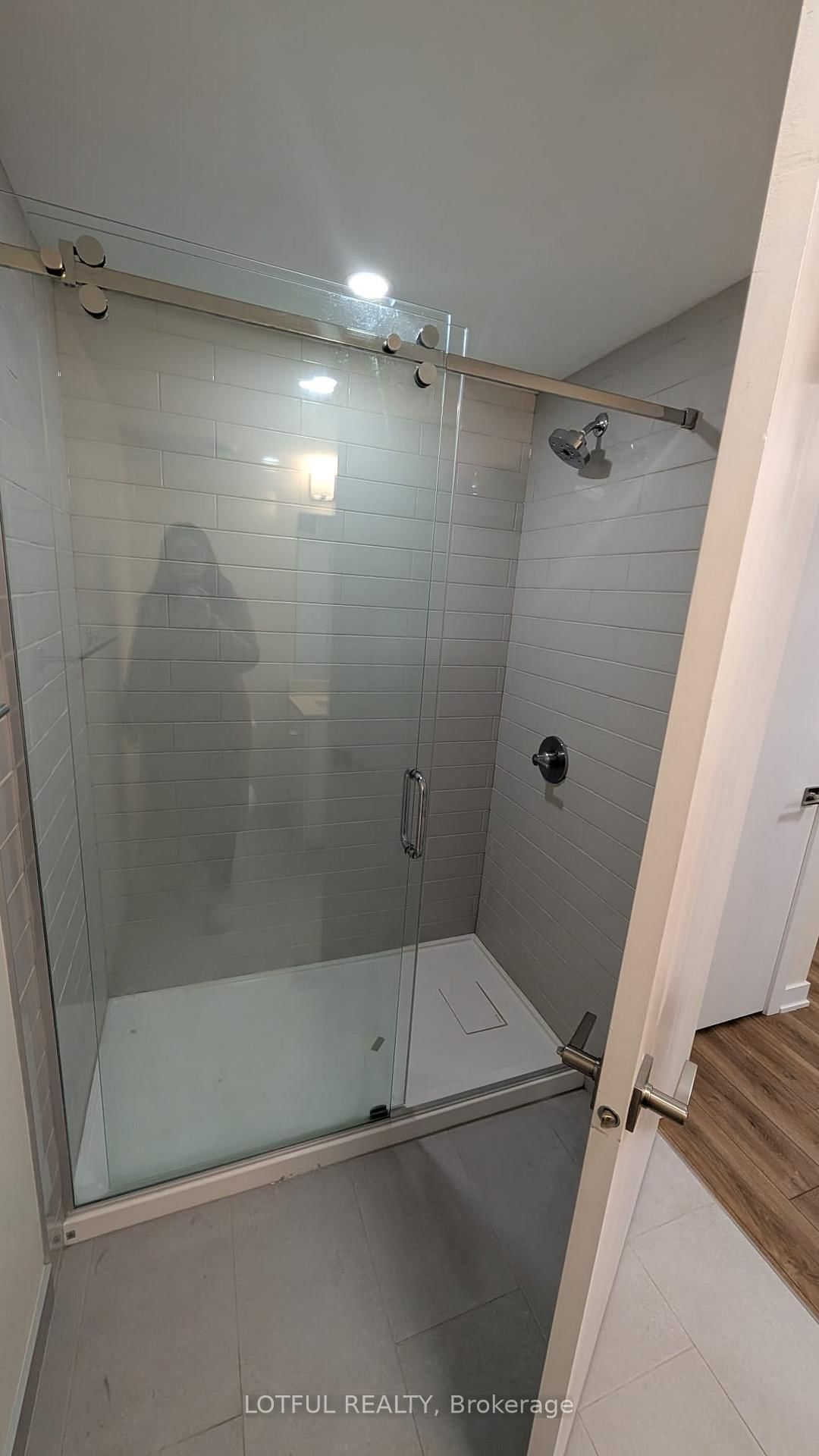 630 Churchill Avenue N, Unit B03 - Photo 10