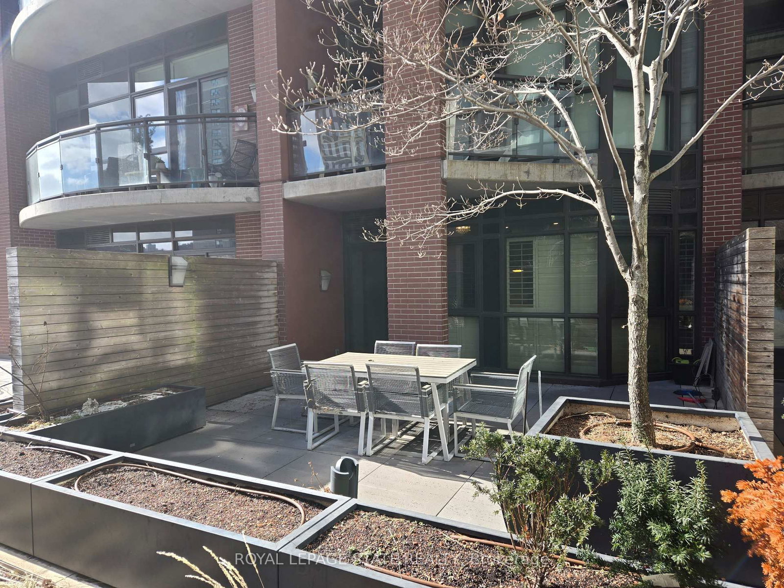 Condo for sale at 410-112 King Street, Hamilton, Ontario, L8N 1A8 - Beasley - MLS: X12900026