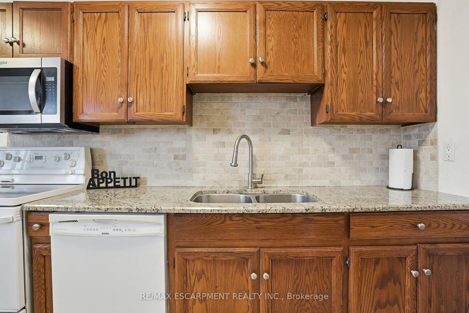 Townhouse for sale at U7-444 Stone Church Road, Hamilton, Ontario, L9B 1R1 - Gilkson - MLS: X12900124