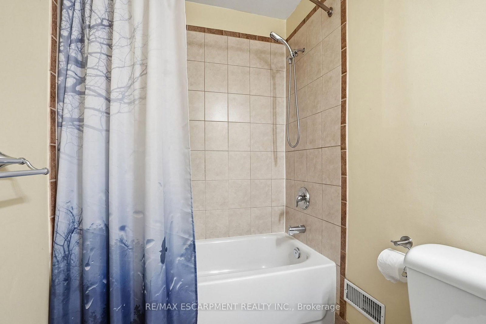 Townhouse for sale at U7-444 Stone Church Road, Hamilton, Ontario, L9B 1R1 - Gilkson - MLS: X12900124