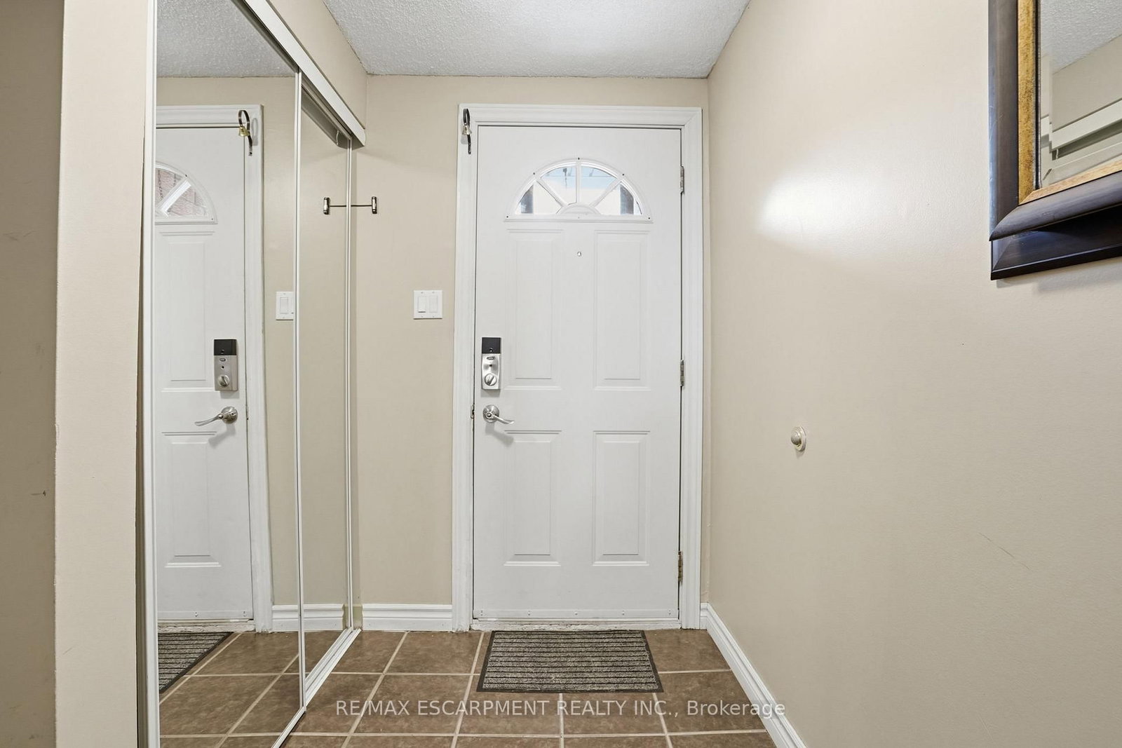 Townhouse for sale at U7-444 Stone Church Road, Hamilton, Ontario, L9B 1R1 - Gilkson - MLS: X12900124