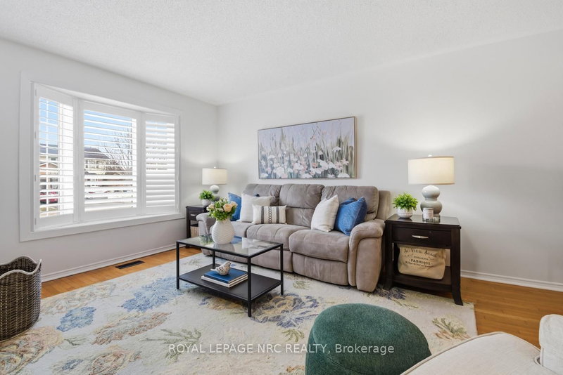 15 Hickory Crt, Welland, L3C 6S9 | Image 2