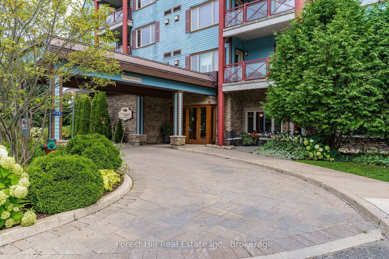 307 - 130 STEAMSHIP BAY Rd, Gravenhurst, P1P 1Z9 | Image 2