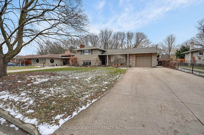 77 Prince Charles Dr, St. Catharines, L2N 3Y8 | Image 2