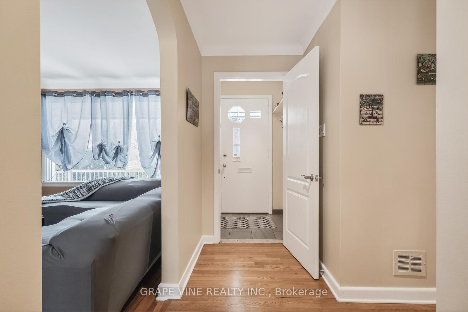 Listing Image 7