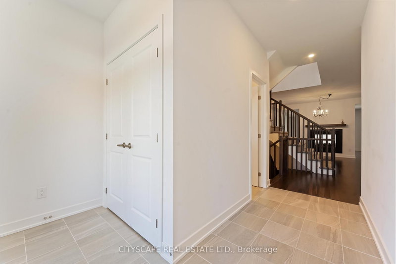 617 Kenabeek Terr, Ottawa, K4M 0B3 | Image 3