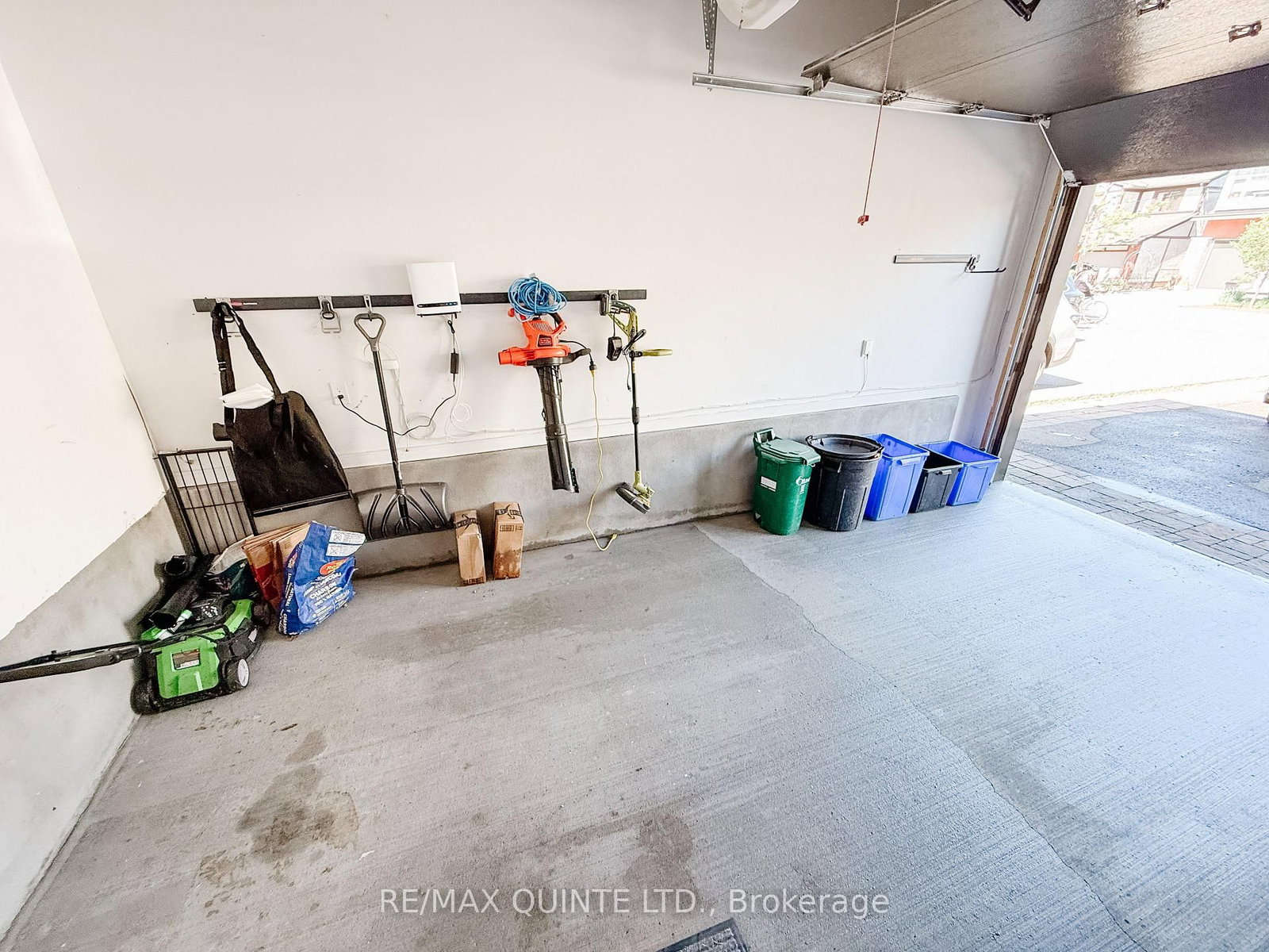 362 Roosevelt Avenue - Photo 31