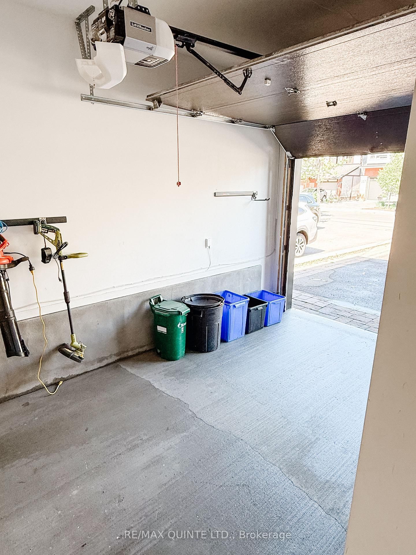 362 Roosevelt Avenue - Photo 32