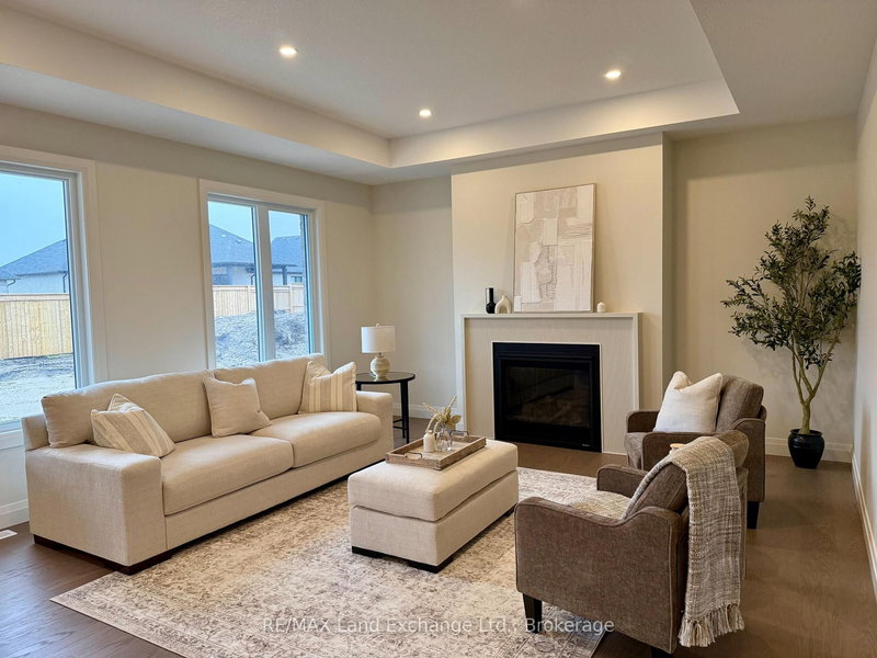 964 Bogdanovic Way, Huron-Kinloss, N2Z 0H4 | Image 2