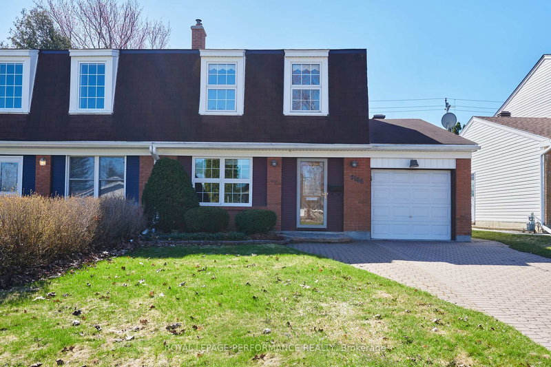 2166 Bickerton Ave, Ottawa, K1J 6Y3 | Image 2