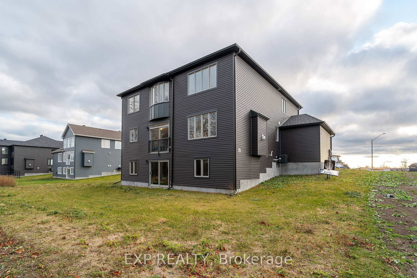 Listing Image 46