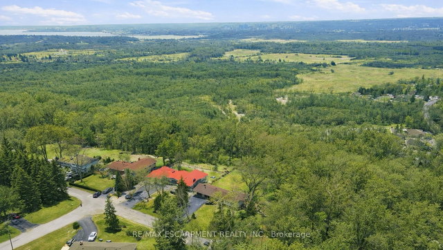 1 Thorncrest Boulevard