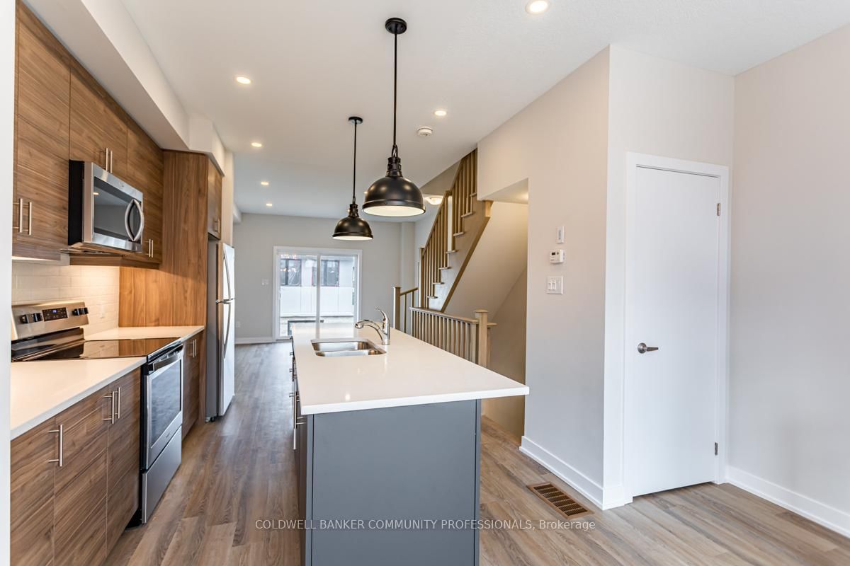 Townhouse for sale at 29 Wilings Lane, Hamilton, Ontario, L9G 0H3 - Ancaster - MLS: X12901294