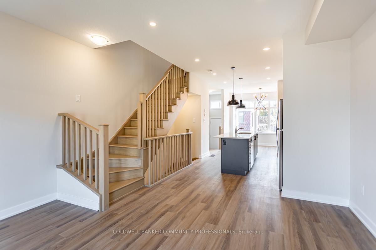 Townhouse for sale at 29 Wilings Lane, Hamilton, Ontario, L9G 0H3 - Ancaster - MLS: X12901294