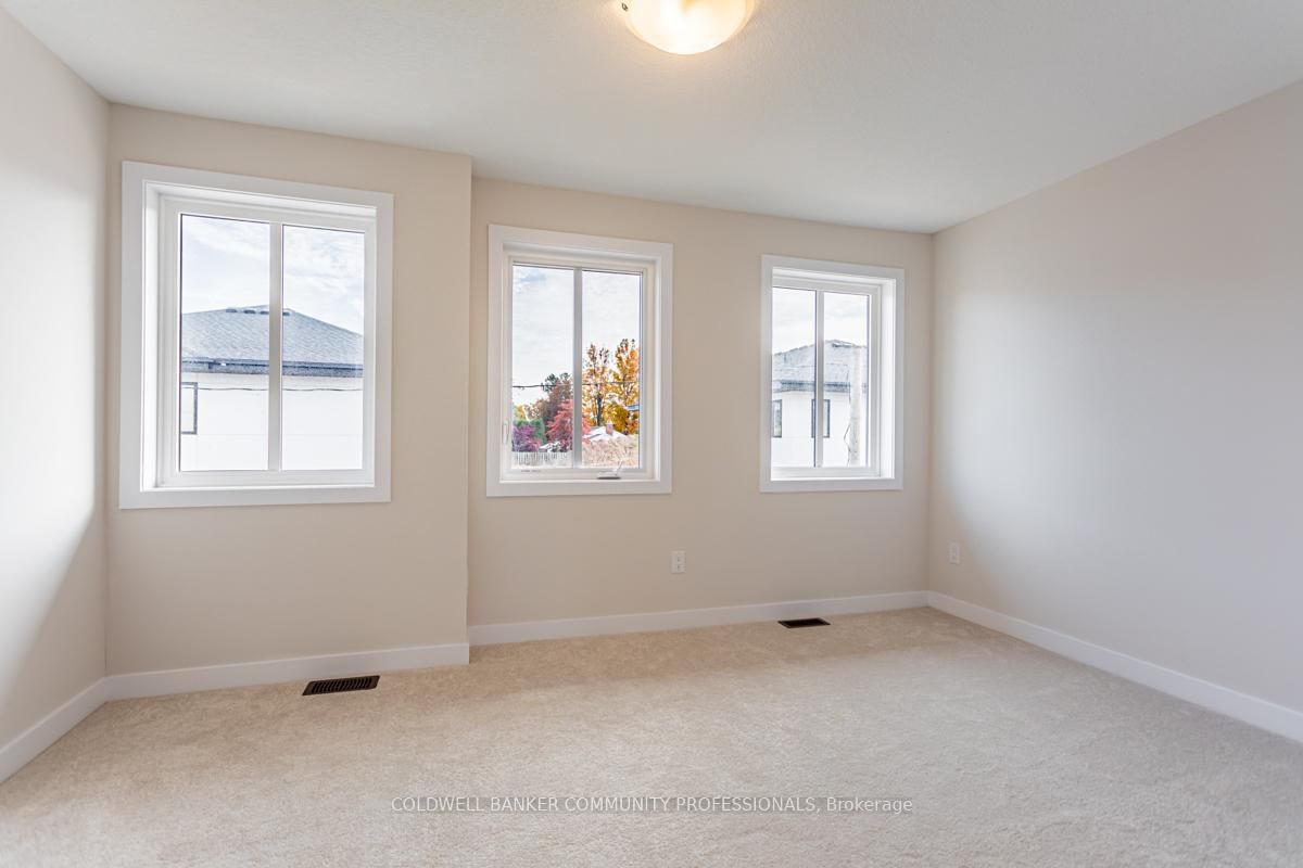 Townhouse for sale at 29 Wilings Lane, Hamilton, Ontario, L9G 0H3 - Ancaster - MLS: X12901294