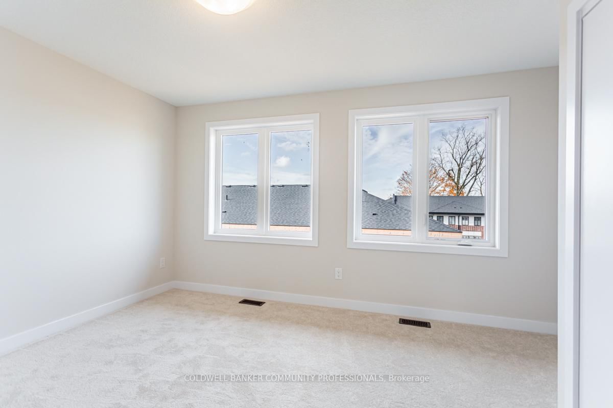 Townhouse for sale at 29 Wilings Lane, Hamilton, Ontario, L9G 0H3 - Ancaster - MLS: X12901294