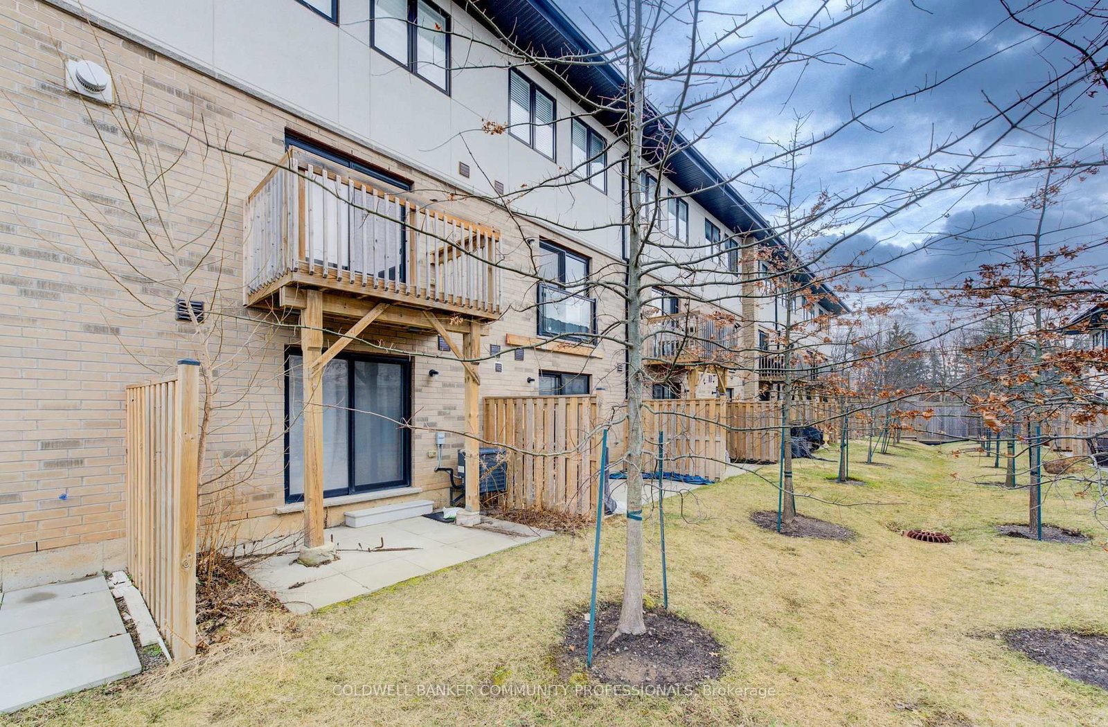 Townhouse for sale at 29 Wilings Lane, Hamilton, Ontario, L9G 0H3 - Ancaster - MLS: X12901294