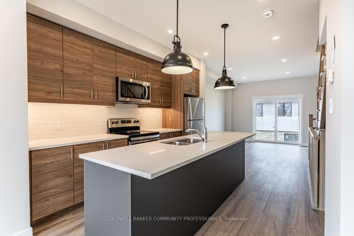 Townhouse for sale at 29 Wilings Lane, Hamilton, Ontario, L9G 0H3 - Ancaster - MLS: X12901294