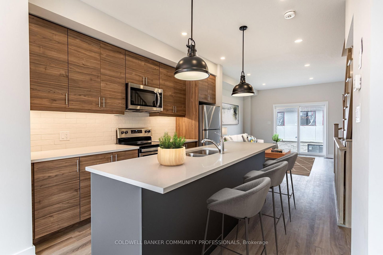 Townhouse for sale at 29 Wilings Lane, Hamilton, Ontario, L9G 0H3 - Ancaster - MLS: X12901294