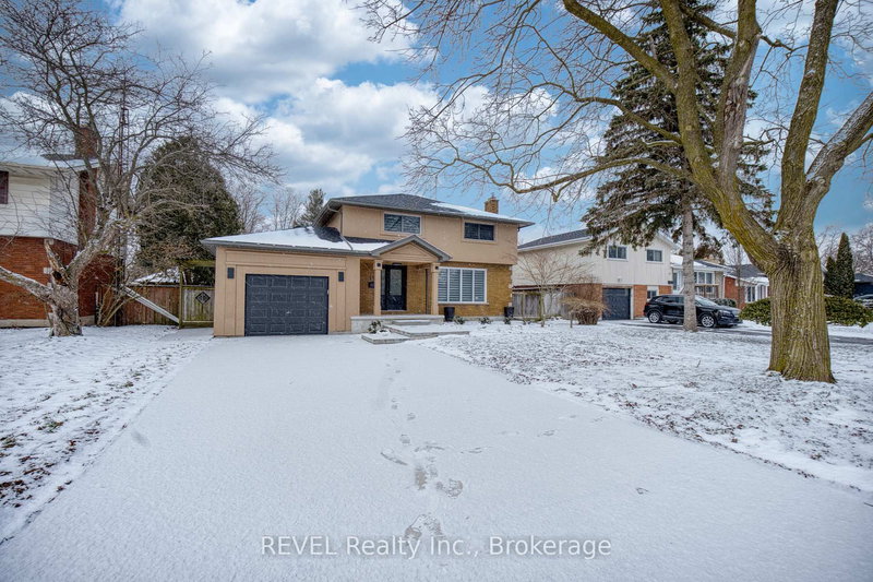 19 Claremount Circ N, Welland, L3C 2P4 | Image 2