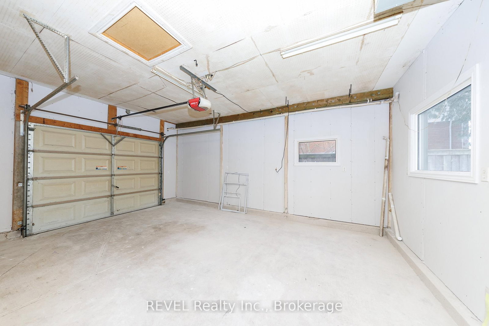 Listing Image 46