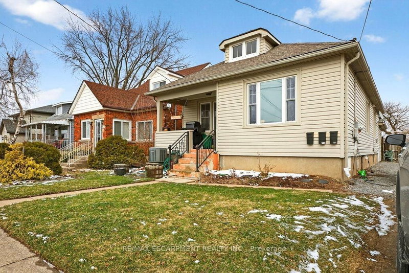 home for lease on Back Unit-66 Queen Street S